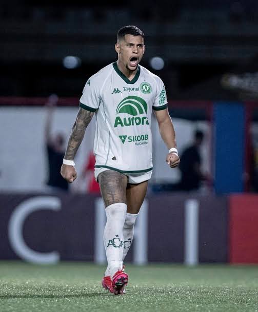 Chapecoense tenta atravessar a negociação do São Paulo e vai atrás de mailton e metalist  para um possível contrato até 2027 📝