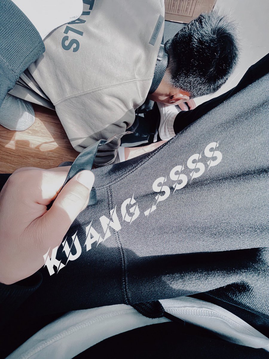 Kuang_SSSS's tweet photo. 用力吸到脑子里，把脑子熏一熏，熏成无脑傻狗 https://t.co/lUAF0yjpdD