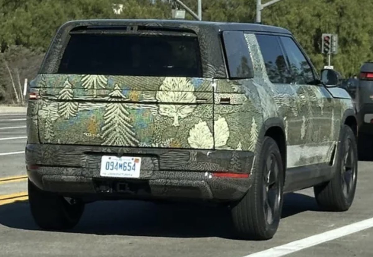 First validation build I've seen with the aero rims on and Rear quarter panel window open. Can't wait for this thing!

Photo credit: Individual_Call_7681