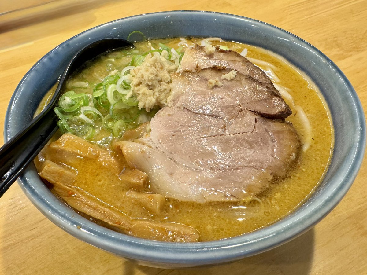 2泊3日バイク旅
2日目は、穂高駅からのあづみの公園
昼ごはんはラーメン
生姜のトッピングが最高！

 #穂高駅 
 #あづみの公園 
 #ラーメン三空 
 #真夏のバイク旅 
 #信州松本 
 #夫婦バイク旅 
 #バイクライフ 
 #バイク好きな人と繋がりたい