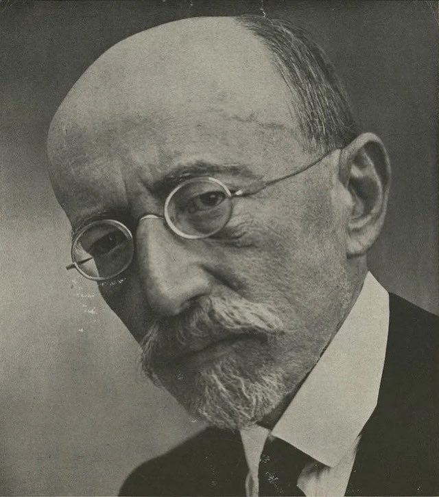 La mentira sobre la historia y la manipulación de las palabras, como bases de una estructura para demonizar a Israel y los judíos, en este muy interesante artículo de Einat Wilf.
orientemedio.net/el-movimiento-…
📷: Ahad Ha’am, periodista y pensador mencionado en nuestro artículo.