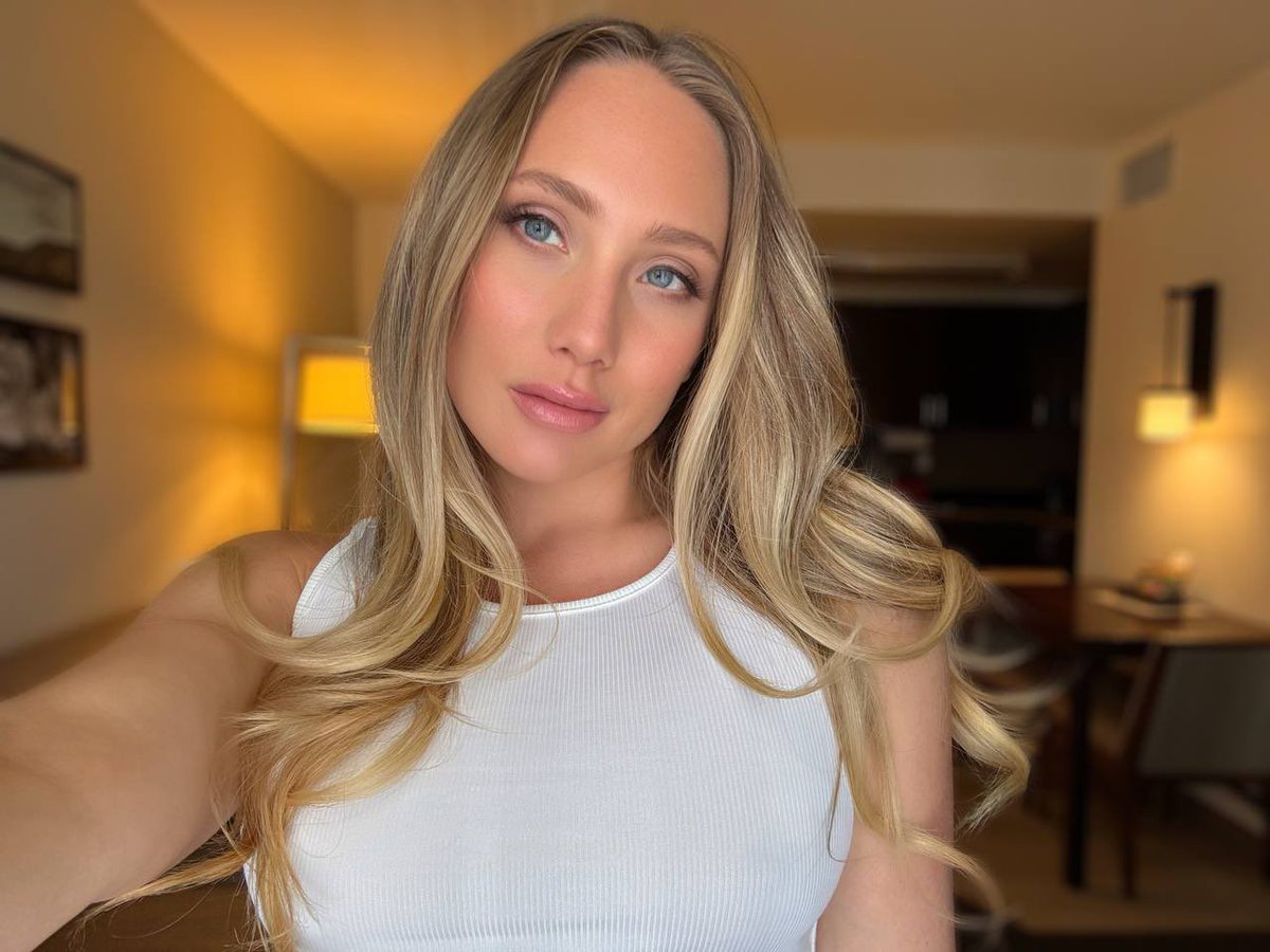 Amandasava470's tweet image. Been a While on X 👋😮