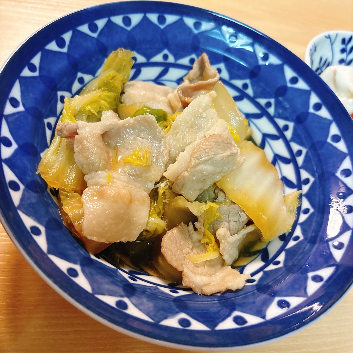 kuma_meshi_'s tweet photo. おでこちゃんが教えてくれた白菜と豚バラ
娘と作ったとんかつと娘が作った湯で野菜サラダ🫶

#おうちごはん #おうちご飯 #とんかつ
#娘ご飯 https://t.co/tCrrvXz1Iu
