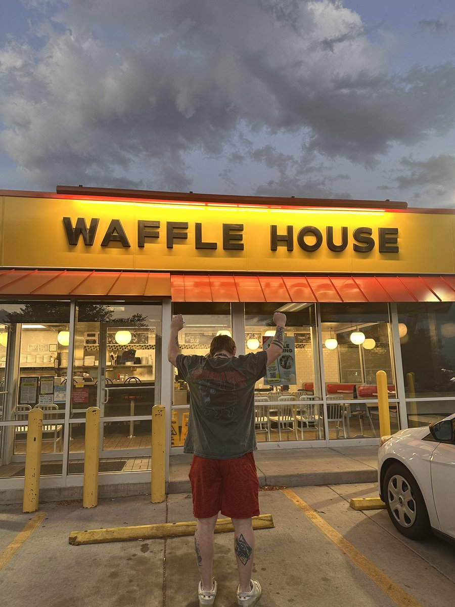 Rhabby_v tweet media