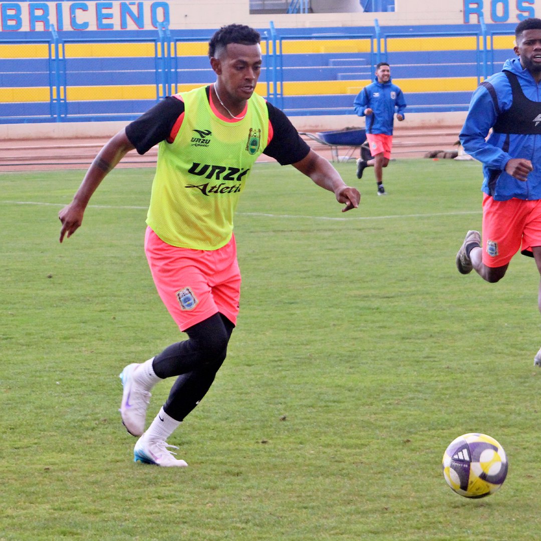 ¡𝐃𝐈𝐒𝐂𝐈𝐏𝐋𝐈𝐍𝐀, 𝐓𝐑𝐀𝐁𝐀𝐉𝐎 𝐘 𝐇𝐔𝐌𝐈𝐋𝐃𝐀𝐃! ⚽️🔥

Caímos, pero no nos detenemos. El grupo sigue firme y entrenando sin parar. Con la mira puesta en Ayacucho FC este viernes.

#DaleBi #PorElSur 💪💪🔵⚪