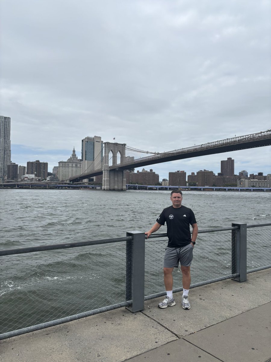 GGC1987's tweet photo. I don’t know this for a fact but this might be the first time @WincantontownFC has made a visit to the Statue of Liberty &amp; Brooklyn Bridge 🐝 https://t.co/lxN5hxiDdK