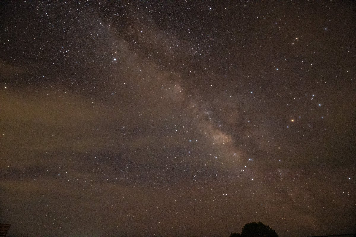 JeremyMajoue's tweet photo. The Milky Way is beautiful. Captured at freshwater city boat launch, a few hour drive. https://t.co/YdkRG9Lw2o