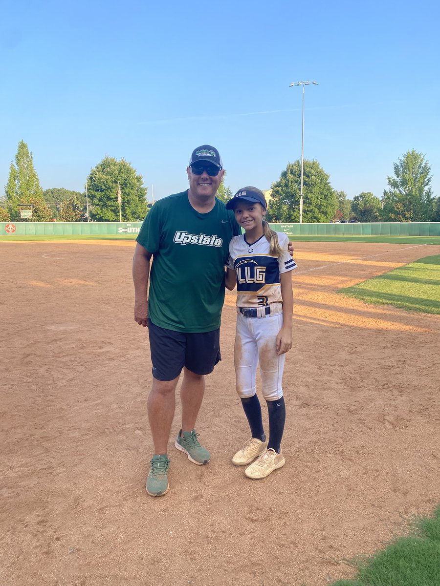 EvaHall_2029's tweet photo. So thankful for the @UpstateSoftball coaching staff for a jam-packed camp yesterday. I enjoyed all 9 hours and the endless snacks. I loved the drills and feedback that will help me continue to improve my game. I’m already back to work! 
@PACKUPSTATE @HawkinsChawkins 
@Org_LLG https://t.co/U0wwfsCvrr
