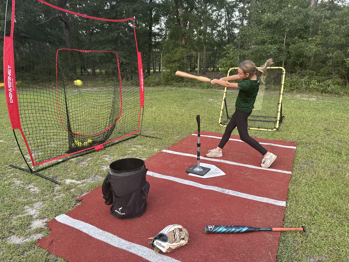 EvaHall_2029's tweet photo. So thankful for the @UpstateSoftball coaching staff for a jam-packed camp yesterday. I enjoyed all 9 hours and the endless snacks. I loved the drills and feedback that will help me continue to improve my game. I’m already back to work! 
@PACKUPSTATE @HawkinsChawkins 
@Org_LLG https://t.co/U0wwfsCvrr