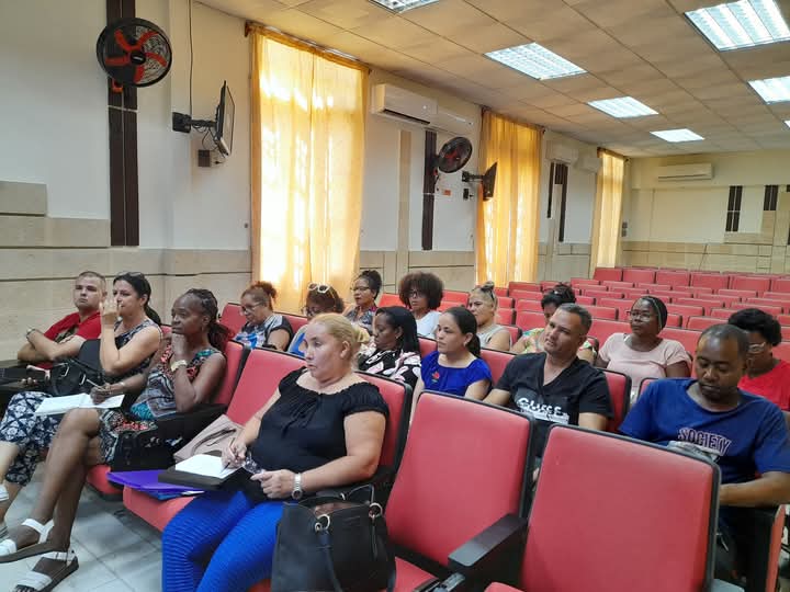 Inicia la preparación a 16 cooperantes que se incorporan a la Brigada Educativa en Jamaica próximamente. Le deseamos muchos éxitos y sabemos que Cuba , estará muy bien representada con cada uno de ustedes. Continuamos estrechando las relaciones bilaterales entre 🇨🇺 y 🇯🇲.