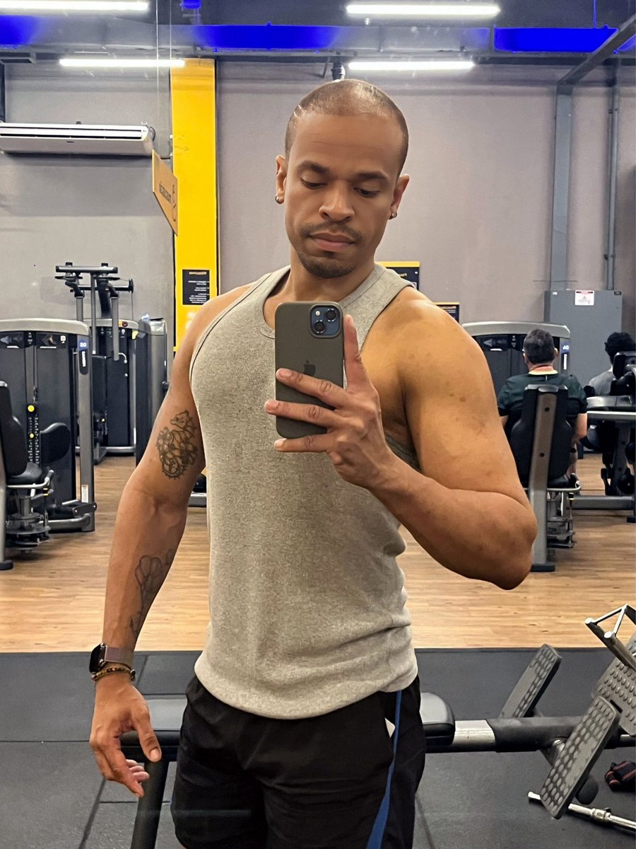 Hj foi tarde
     1/6