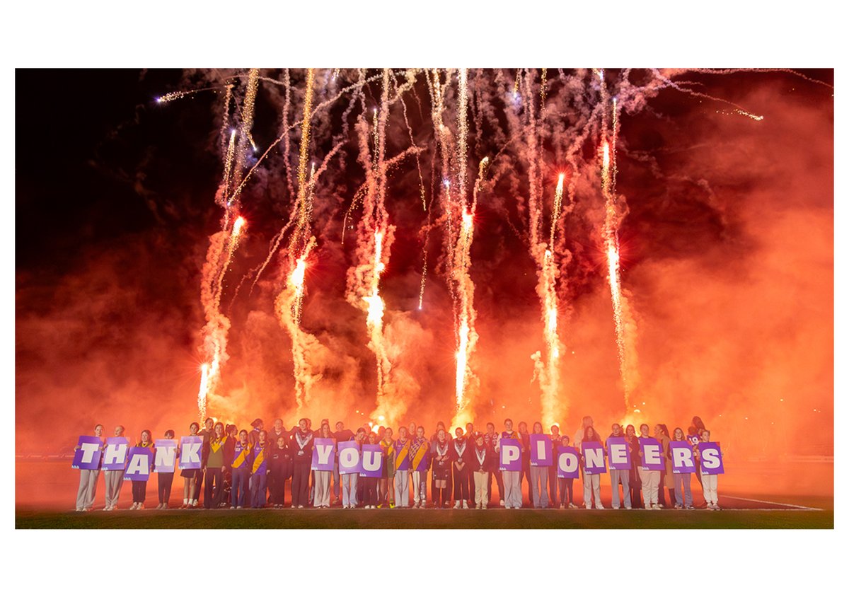 A special night recognising some of the pioneers of women's footy 🥹