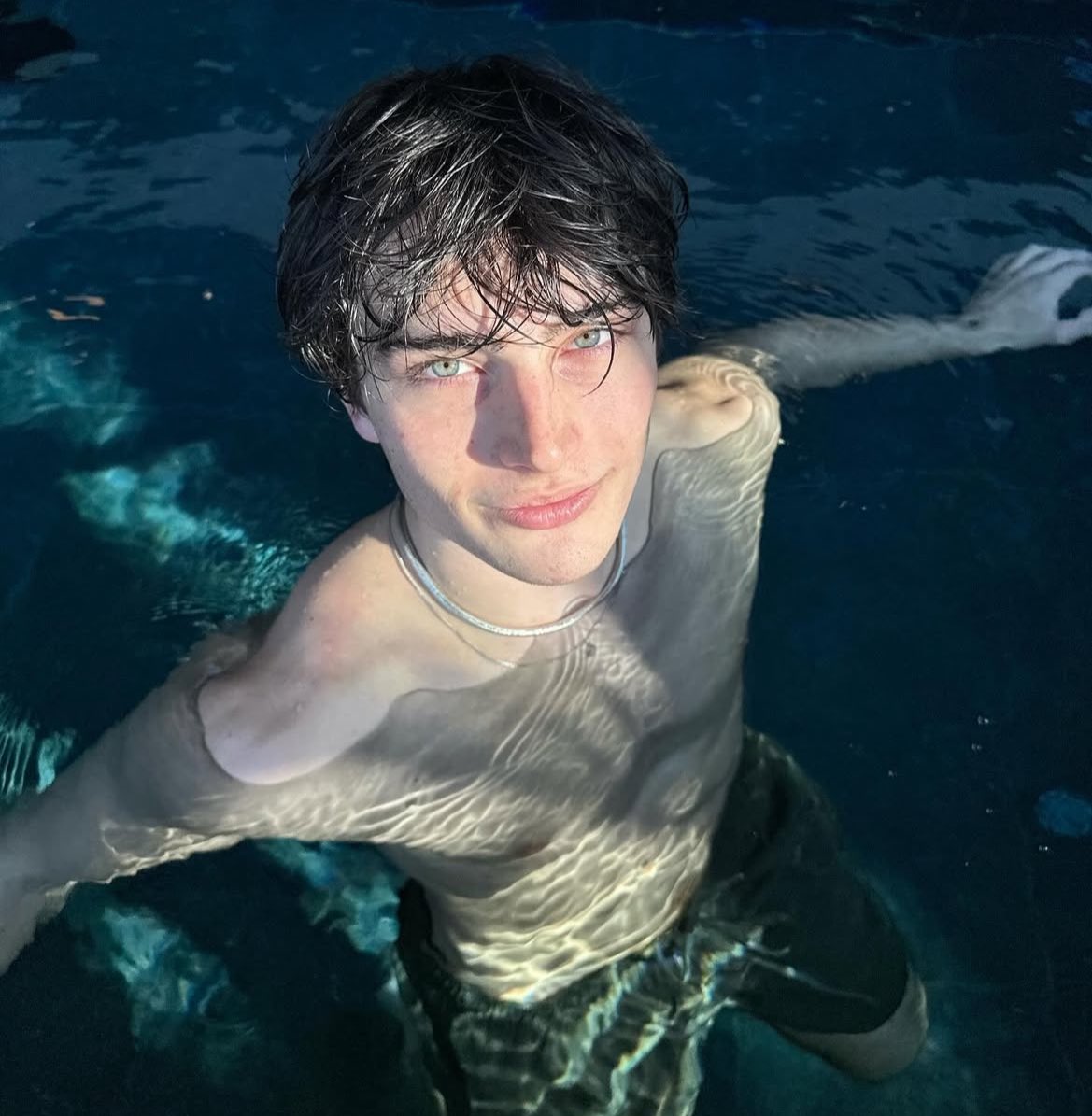 eclpsarte's tweet image. ⠀⠀⠀
⠀⠀⠀
⠀⠀⠀ ⠀𝖿𝗂𝗋𝗌𝗍  𝗒𝗈𝗎  𝗀𝖾𝗍  𝖺  𝗌𝗐𝗂𝗆𝗆𝗂𝗇𝗀  𝗉𝗈𝗈𝗅
⠀⠀⠀ ⠀𝖿𝗎𝗅𝗅 𝗈𝖿 𝗅𝗂𝗊𝗎𝗈𝗋, 𝗍𝗁𝖾𝗇 𝗒𝗈𝗎 𝖽𝗂𝗏𝖾 𝗂𝗇 𝗂𝗍.  ࣪ ִֶָ☾.
⠀⠀⠀
⠀⠀⠀