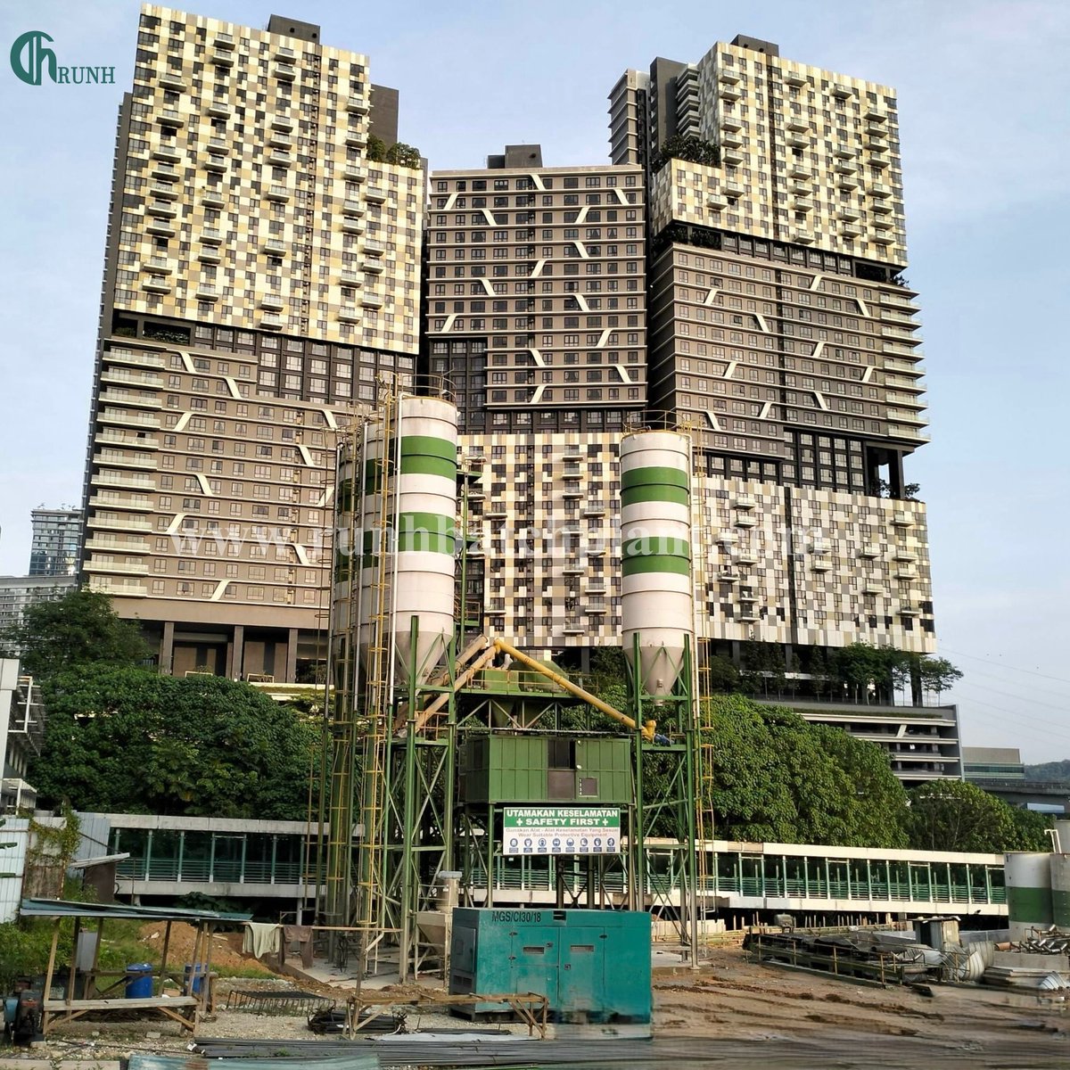 RUNH2958's tweet photo. Project Recap | Kuala Lumpur
RUNH delivers a high-performance concrete batching plant in KL, Malaysia — built for efficient, large-scale concrete production.
#RunhMachinery #ConcretePlant #Malaysia #KLProject #ProjectRecap #ConstructionUpdate https://t.co/whUUQG6GHP