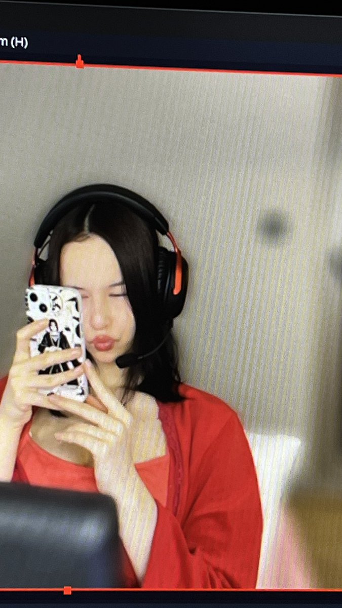 ladyyzey's tweet photo. #streamlife #selfitime #vibes https://t.co/lYEDAdlvPJ