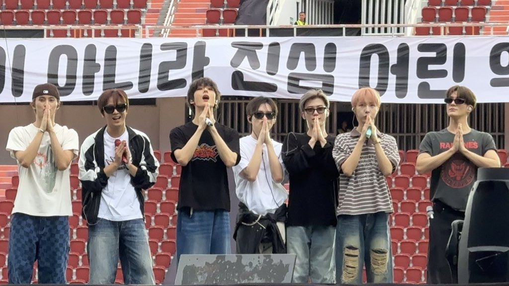 DreamTH_TDS's tweet image. [LAST MISSION💥]

DreamTH_TDS ขอเรียกกำลังพลชีจือนี่ทุกท่าน ร่วมโพสต์ภาพ วิดีโอหรือโควทความประทับใจพร้อมติดแฮชแท็ก #ดรีมโชว์4ไทยโปรเจกต์ เพื่อรวบรวมความทรงจำอันล้ำค่าในสมรภูมิที่ยิ่งใหญ่ที่สุด⚔️

เพราะมีทุกท่านจึงมีเรา
เพราะมีทุกท่าน MISSION จึง COMPLETE❗️

#TDS4INBKK…