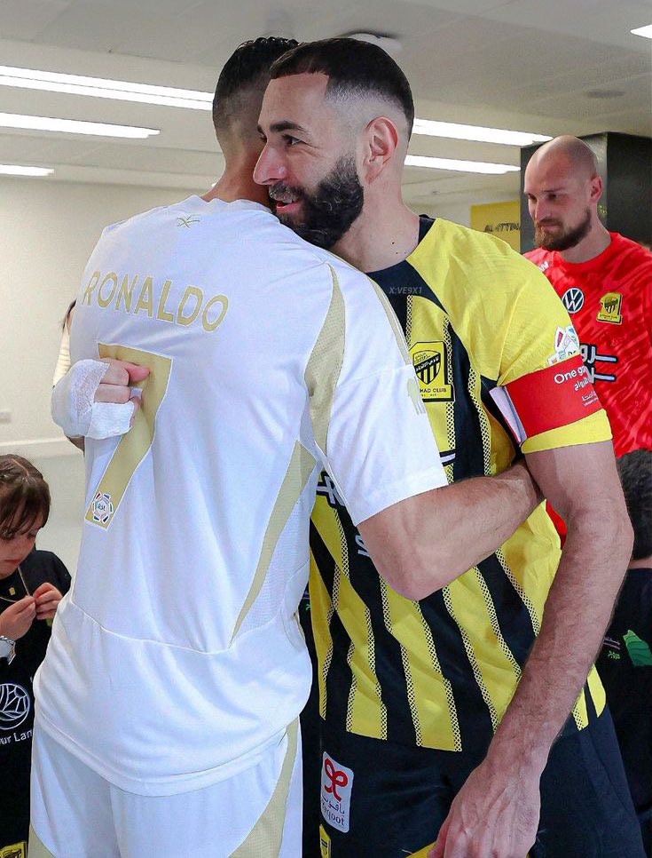 🔴🔴🔴🔴🔴🔴🔴

خمّن نتيجة كلاسيكو اليوم بين #النصر_الاتحاد 

وصاحب التوقع الصحيح بيدخل في السحب معانا على مبلغ مالي 💵 

شروط المسابقة:
1- متابعة الحساب
2- ريتويت للتغريدة 

#كاس_السوبر_السعودي 

⚠️ سيتم التأكد من تطبيق الشروط للفائز ⚠️