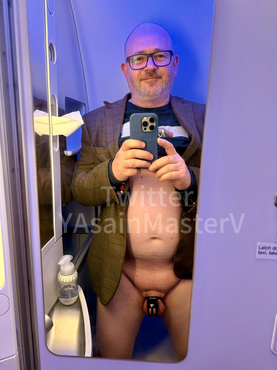 YAsianMasterV's tweet photo. Don’t you think @xinxilandangfu looks cute in glasses? 
Like if you agree! https://t.co/tFxfPL0wmV