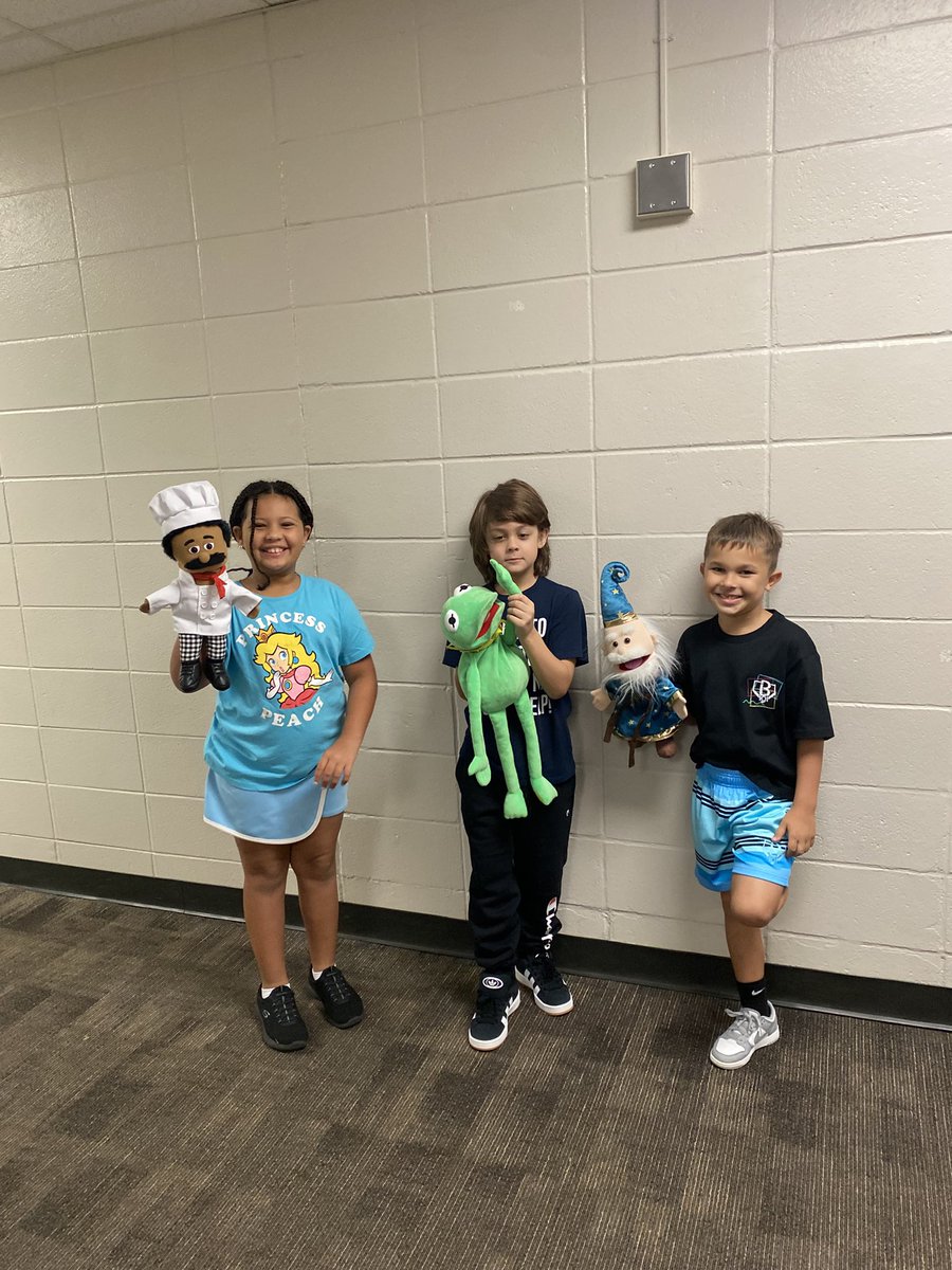 Mrs.Ling (@mrsling_ege) on Twitter photo Starting the school week off right! Monday Puppet Greeters! Puts a smile on everyone’s face as they enter the hallways 😁😀 Thx you Humble ISD Education Foundation for the Puppet Mini Grant that was awarded to us last year! <a href="/HumbleISD_EGE/">Elm Grove Elementary</a> <a href="/HumbleISD_FDN/">HumbleISD Foundation</a> Starting the school week off right! Monday Puppet Greeters! Puts a smile on everyone’s face as they enter the hallways 😁😀 Thx you Humble ISD Education Foundation for the Puppet Mini Grant that was awarded to us last year! <a href="/HumbleISD_EGE/">Elm Grove Elementary</a> <a href="/HumbleISD_FDN/">HumbleISD Foundation</a>