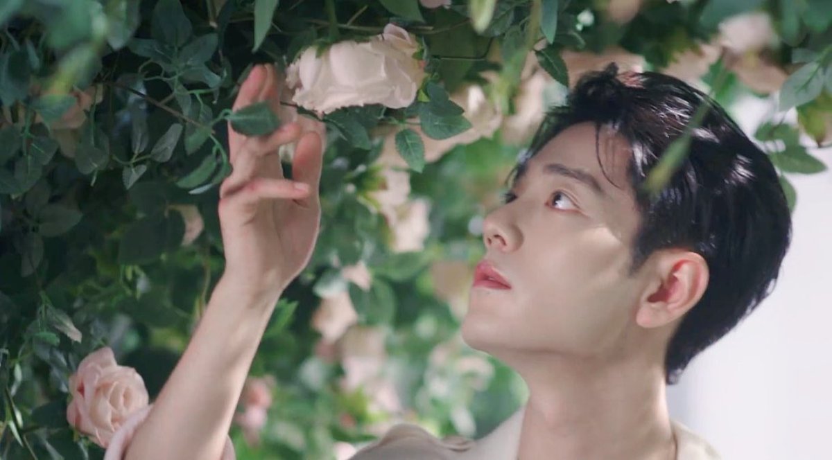 250819 Ralph Lauren Fragrances x Xiao Zhan screencaps🌹