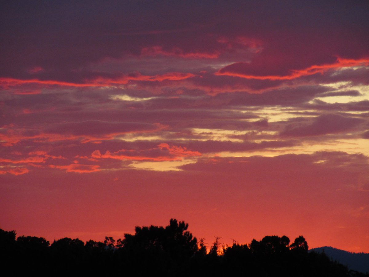 sfpl's tweet image. #SantaFeNM #SkyPainting #MonsoonSunset