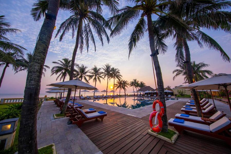AsiaKingTravel's tweet photo. Top 10 #lieux où #loger à #HoiAn, entre hôtels, resorts et homestays, pour un #voyage à Hoi An réussi et une #visite mémorable
#vietnam 
--------------------
👉https://t.co/hHrJ32YaTM https://t.co/xXdCywNUSg