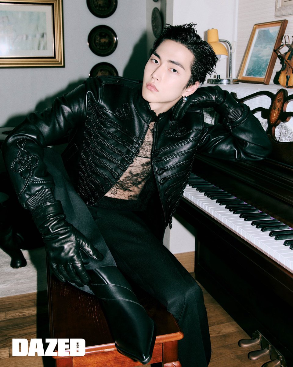 that fit, face card, pose, rings, everything is such a serve

#XNGHANxMcQueen <a href="/DazedKorea/">DAZED KOREA 데이즈드 코리아</a> <a href="/McQueen/">McQueen</a> <a href="/XngHan_official/">XngHan</a>