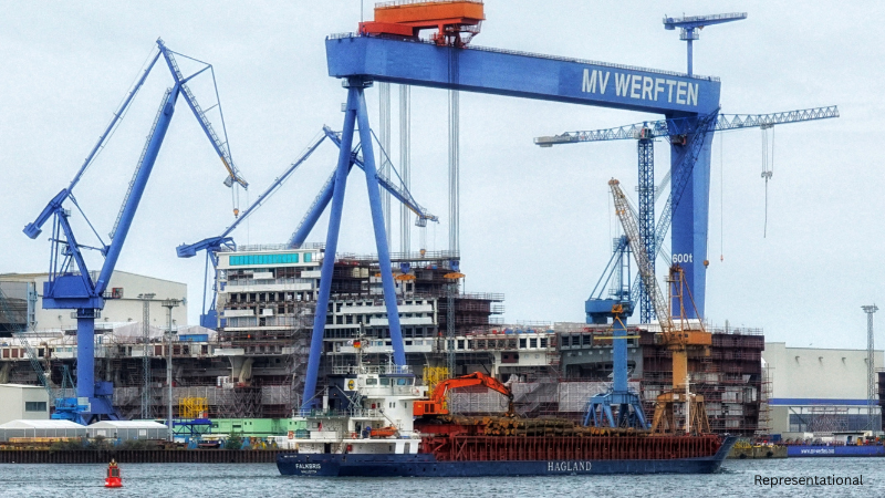 NRIPage's tweet image. Bulk Carrier Explosion In Baltimore Harbor Leaves Ship Damaged But No Injuries Reported

Read More at...nripage.com/articles/gener…

#General #BaltimoreExplosion #CargoShipFire #BulkCarrierBlast #PatapscoRiver #CoastGuard #PortOfBaltimore  #MaritimeAccident #ShipFireInvestigation