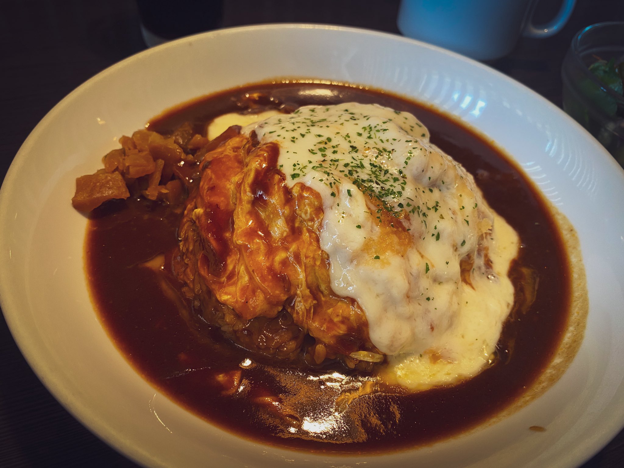 オムライス ずっと見てられる鉄板オムライス ◎ ハンバーグオムライス¥1,600