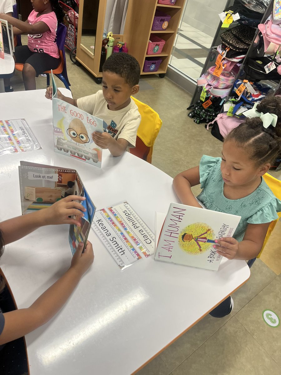 We got to check out our Classroom library today!! 📚 I love how excited my kiddos were about books!!  <a href="/HumbleISD_CE/">Centennial Elementary</a> #growingaloveforreading #establishingroutines #readingstations
