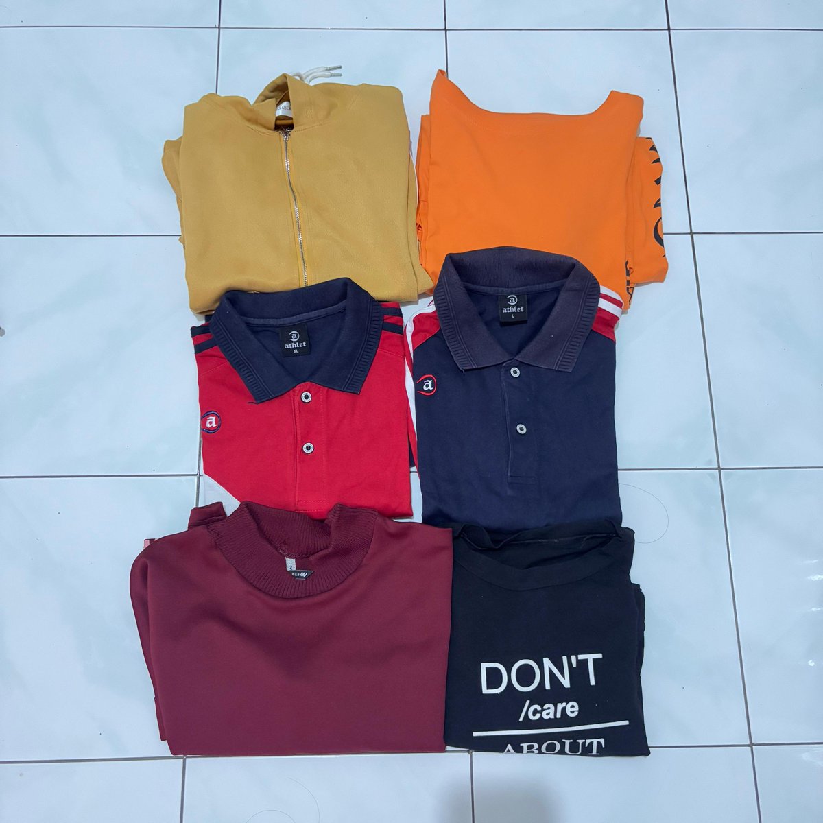chwentyfour's tweet photo. Hallo guys aku baru lulus kuliah blm dpt job dan bu. Jadi aku mau jual baju, celana, dan dress aku yang sudah gak muat dan jarang aku pakai. Untuk detailnya boleh lanjut di dm ya. 

Yang berminat boleh tinggalin jejak ya. Ntar agak siang aku upload di sini dan shopee ibrb🤗 https://t.co/G848aSdNnz