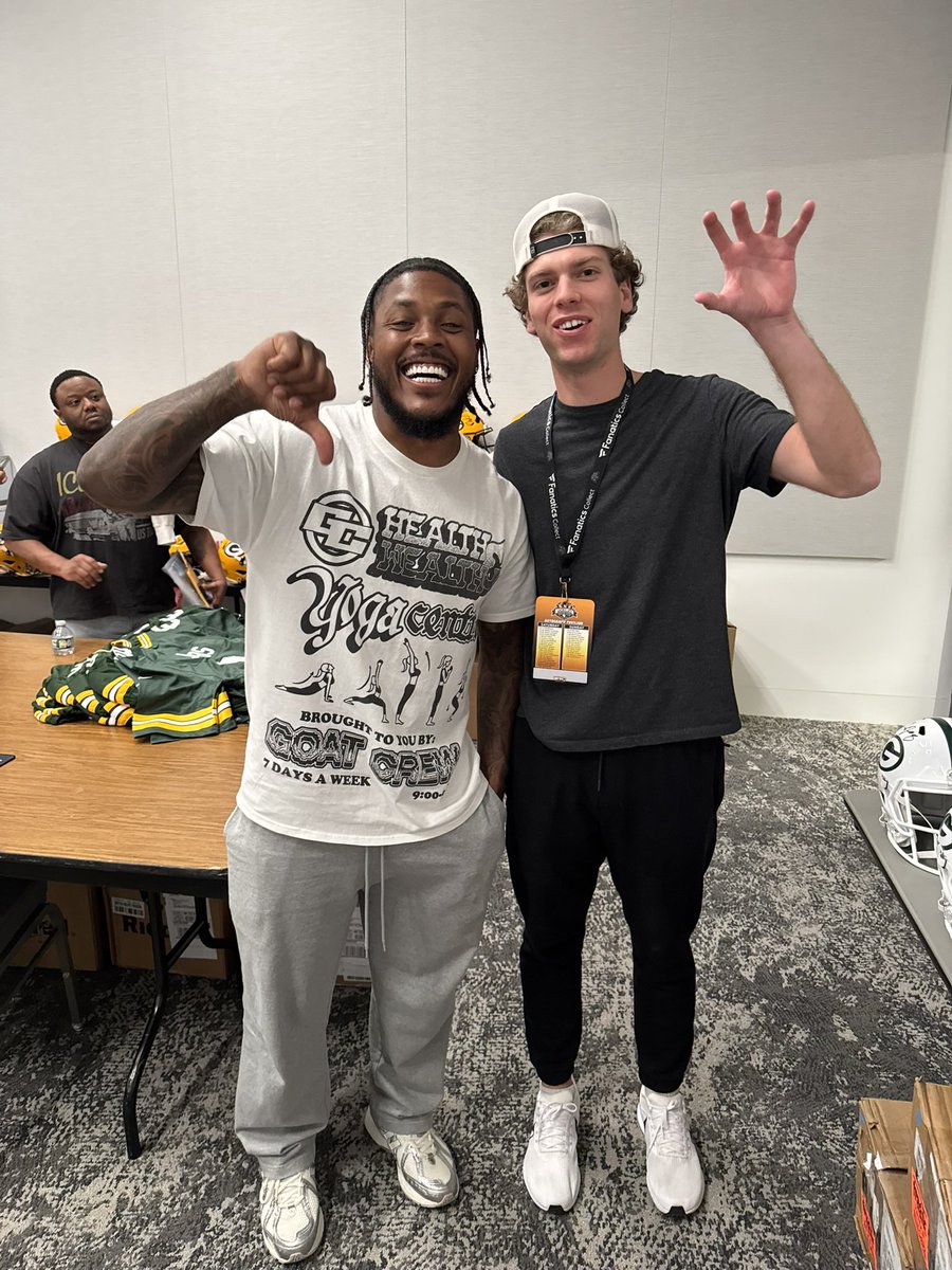 With my summer internship coming to a close and NFL season coming up, Josh Jacobs and I say “Go Bears!”

Had a great internship in the sports business world. Learned a ton and met some cool people. I not only grew as a professional, but as a man of Christ.

Bear ⬇️ and God Bless!