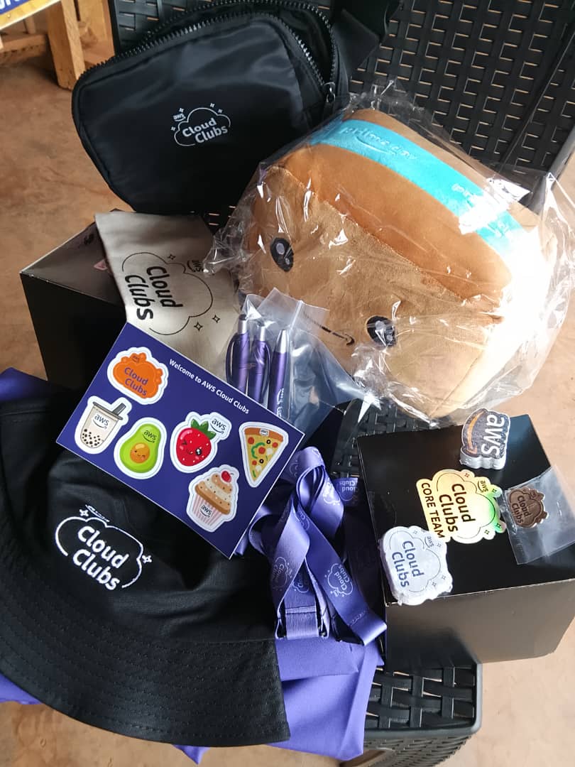 awsccestlc's tweet photo. 🎉 Bonne nouvelle !
Notre Captain @CabrelLesage  vient de recevoir nos premiers swags officiels 🎁 de la part d’AWS.
Un grand merci à l’équipe @awscloud  pour ce soutien 🙏. Cela nous motive encore plus à continuer nos activités et à aller encore plus loin 🚀☁️ https://t.co/8mBCYypyPM