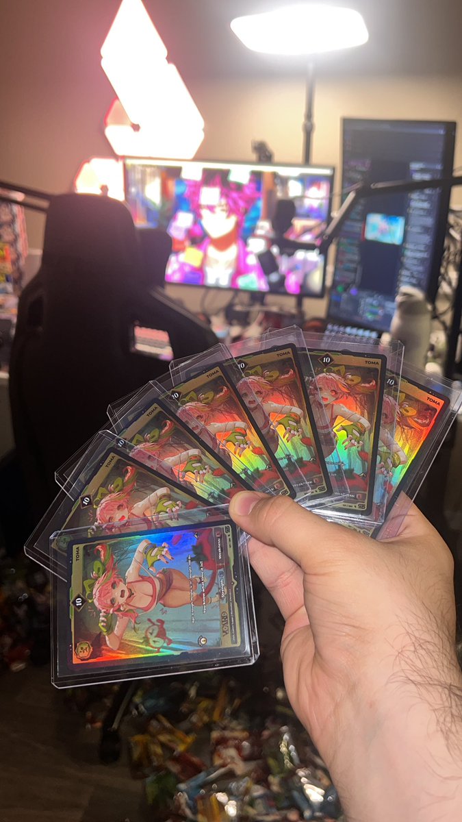 If anyone was wondering where the <a href="/sliceoftoma/">toma 🍅 vtuber</a> 10s went.. 🫡 😭 I have them..