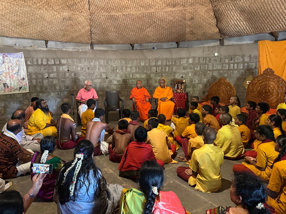 Matrushree (मातृश्री) Ananthalakshmi (Smrithi) (@maatrushree) on Twitter photo Yesterday we were fortunate to host Swamijis from RK Mutt Karnataka along with 40 yaatris who were with them. They visited the Dhyanalayam, addressed the Gurukula vidyarthis and visited the Jeeva Samadhi. <a href="/anaadifdn/">AnaadiFoundation अनादि/ அனாதி DharmaGurukulam</a> Yesterday we were fortunate to host Swamijis from RK Mutt Karnataka along with 40 yaatris who were with them. They visited the Dhyanalayam, addressed the Gurukula vidyarthis and visited the Jeeva Samadhi. <a href="/anaadifdn/">AnaadiFoundation अनादि/ அனாதி DharmaGurukulam</a>