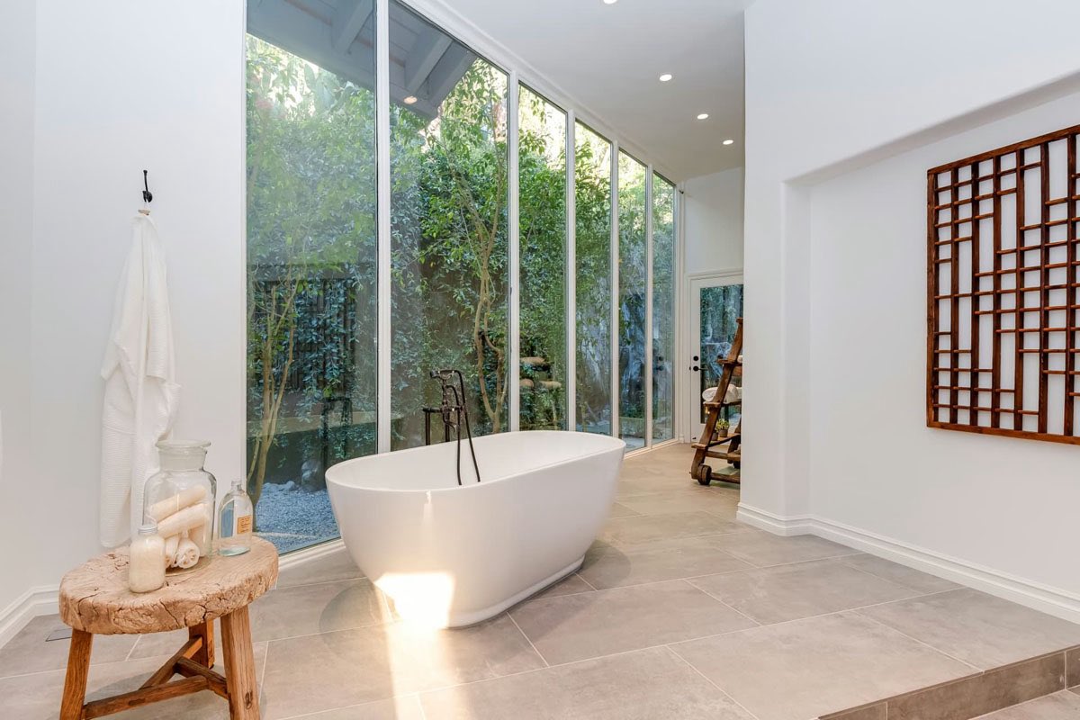 Inside Selena Gomez’s LA sanctuary — beauty &amp; tranquility 🌺

#interioresdesign