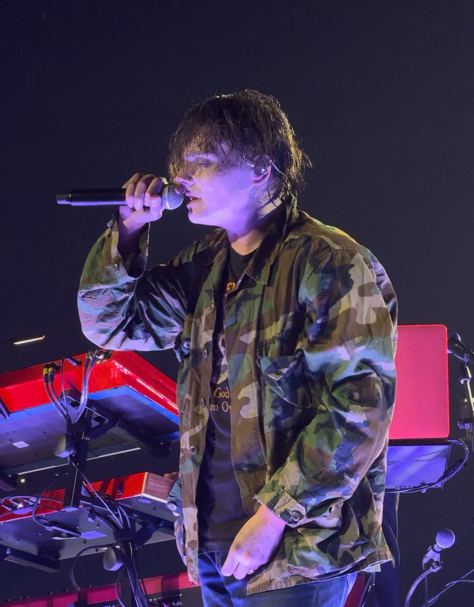 swervecty's tweet photo. same shirt &amp; also paired with camo print. btw… https://t.co/GtTYqTxu4M