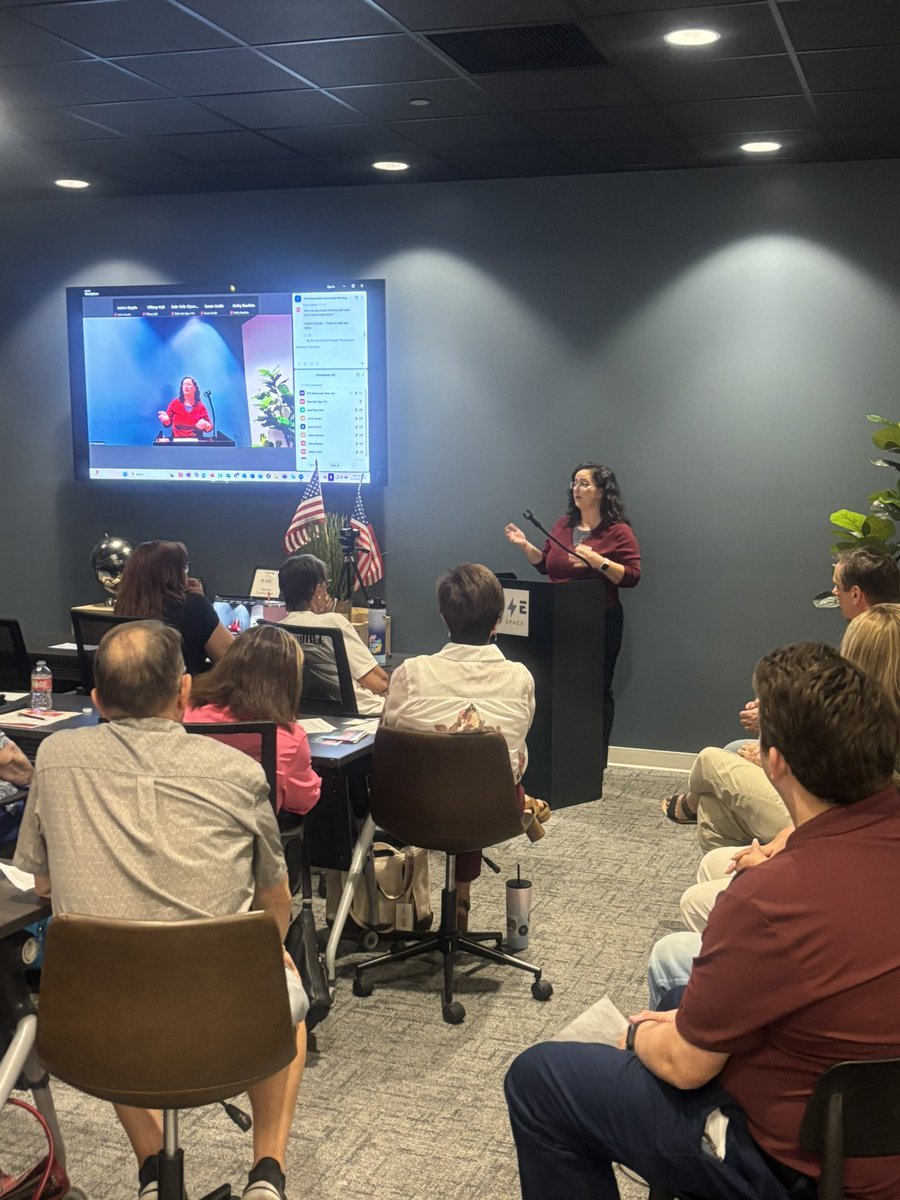 Katrina4AZ's tweet photo. Feeling humbled and thankful for every chance to share what’s happening in Ukraine and how we can make a difference from here. 🌻 Want to host a talk? Visit https://t.co/gzZc5f76qx https://t.co/6YzhyL65PC