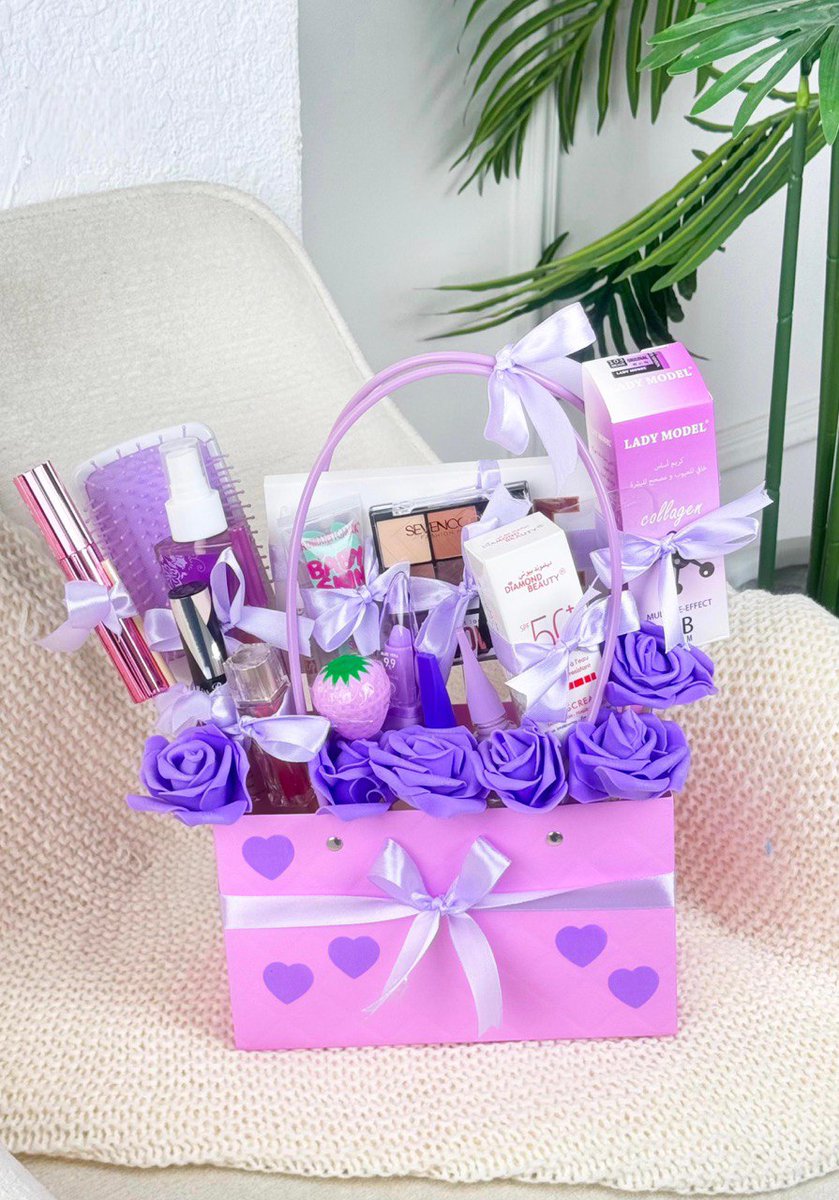 *وانت لي شيء لا يمكن التخلي عنه أبداً .. 🤍* 
مكونات البكج 🫶🏻 
🤍مشط الشعر 
🤍مسكارة 
🤍شدو نود 
🤍فاونديشن 
🤍واقي شمس 
🤍مناكير عدد ٢ 
🤍كت حواجب 
🤍سبلاش ١٠٠ مل 
🤍كحلة ملونة
🤍كحلة اسود 
🤍روج
🤍برايمر 
🤍مرطب الفراولة 
🤍جلوس مرطب الشفاه