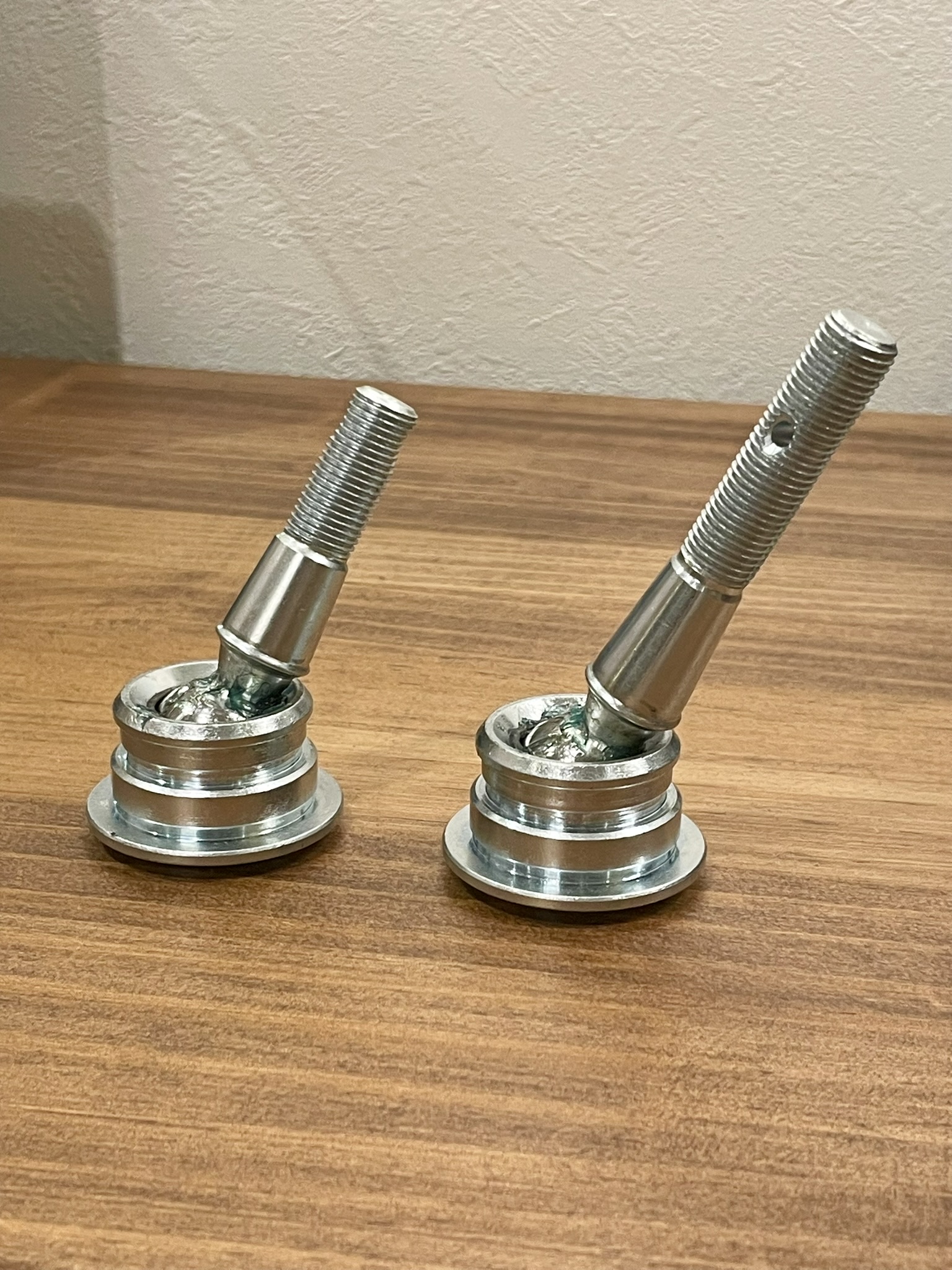 クラウン フロントアッパーアーム スキッドレーシング アウ