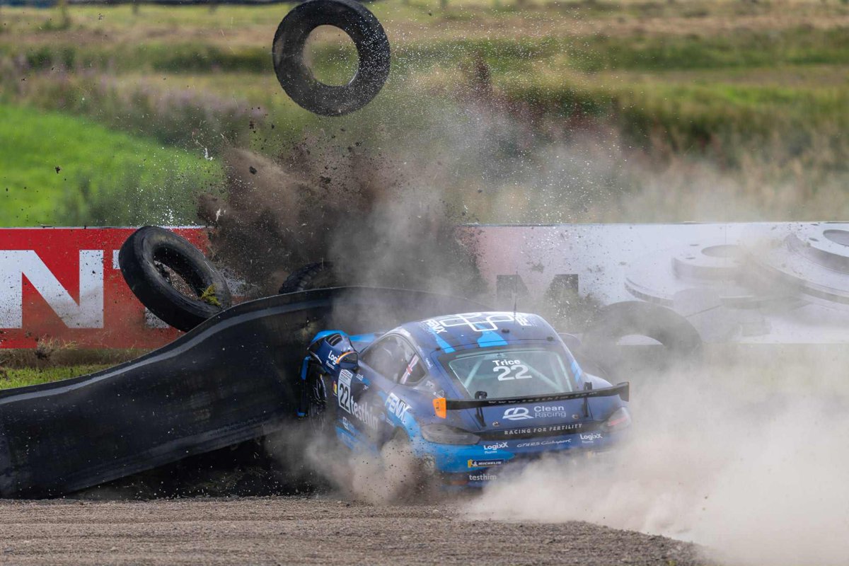 The moment it all went wrong in qualifying 😞

Genuinely feel down about this one, the title fight might well be over. 

This also means, I’ll be unable to display my Porsche Cayman at the SE Rail 200 event on Sunday. 

Absolutely gutted, but I’ll bounce back!