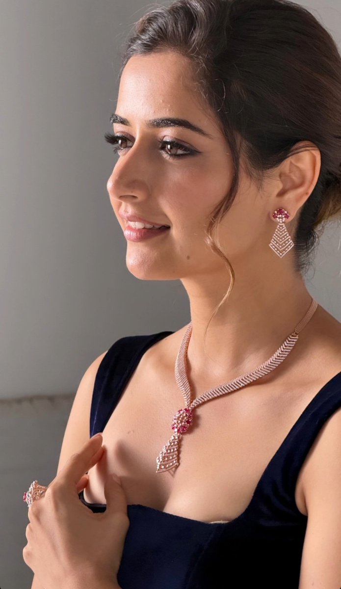 Gys2KI8acAIkRKC?format=jpg&name=medium