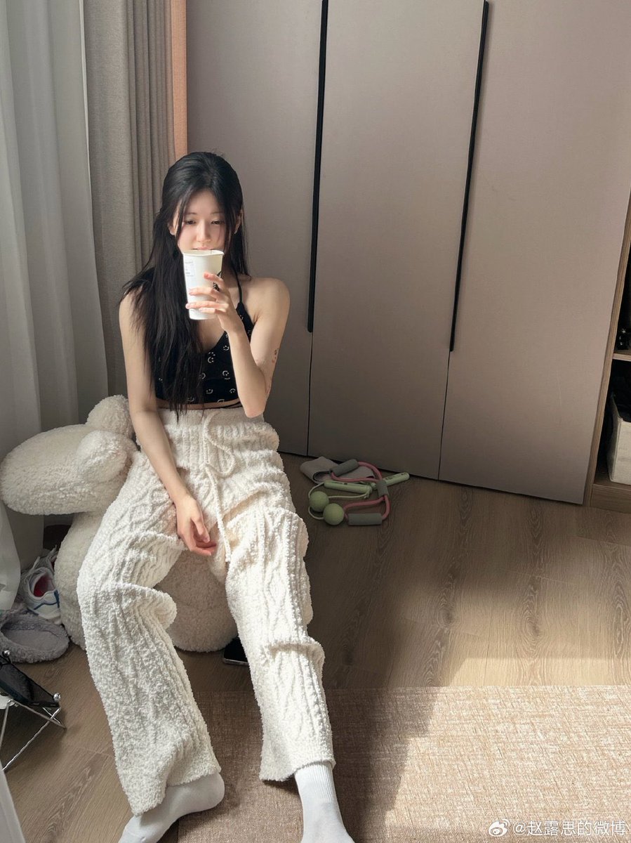 mochirooosy's tweet image. a thread of #zhaolusi weibo posts 📸