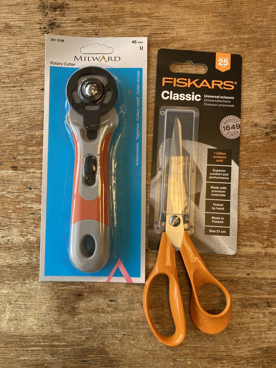 ButtonsBows6's tweet image. Yesterdays delivery included Dylon machine pods, rotary cutters, Fiskars scissors, patches, tailors chalk, snap fasteners, pins, tape measures, crochet hooks, cable needles &amp;amp; DMC threads. Available in store, online, click &amp;amp; collect #dyes  buttonsandbowspz.com