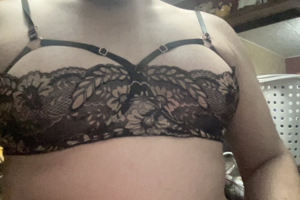 sitting here in my bra.... knowing  I am about to get caught wearing it... I dont care I am a sissy and Sissy needs a bra.