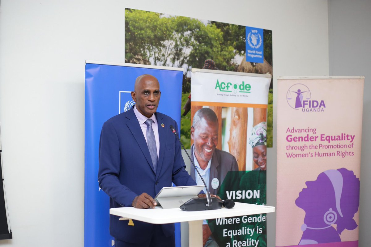 IanKingUg's tweet photo. Environmental justice is a human right. 🌍
At today’s workshop with women &amp; youth environmental defenders, I reaffirm @UNDPUganda’s commitment to co-create solutions that strengthen governance, equity &amp; resilience for a just, green future. #ClimateJustice #EHRDs https://t.co/MN5oehE3WR