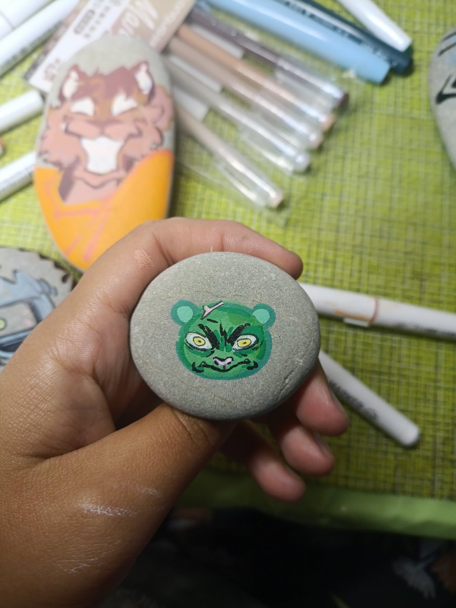 I drew Fliq on the rock, on the smaller rock and on the smaller rock #hff #happytreefriends #fliqpy #fliq