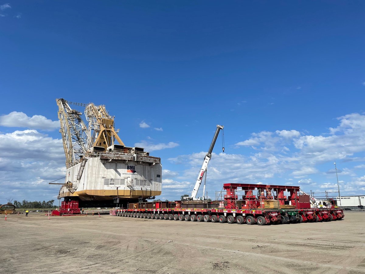 Mammoet achieves record-breaking dragline relocation using SPMTs

bit.ly/41aO4kt
 
#heavylift #projectcargo #projectlogistics #projectforwarding #logistics