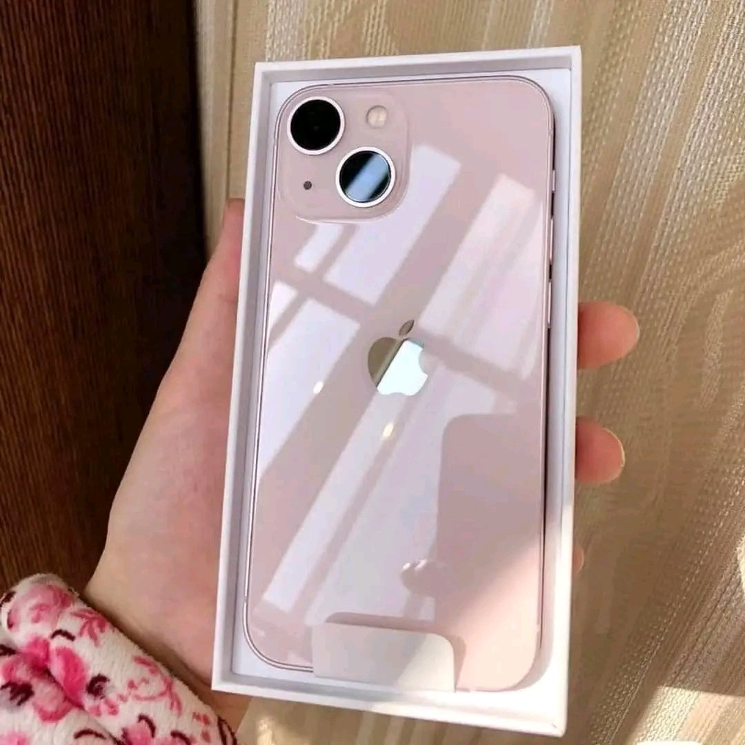 NitsaVerse's tweet photo. Manifesting new phone this Christmas 🤞🏻 https://t.co/o8omwJiI2d