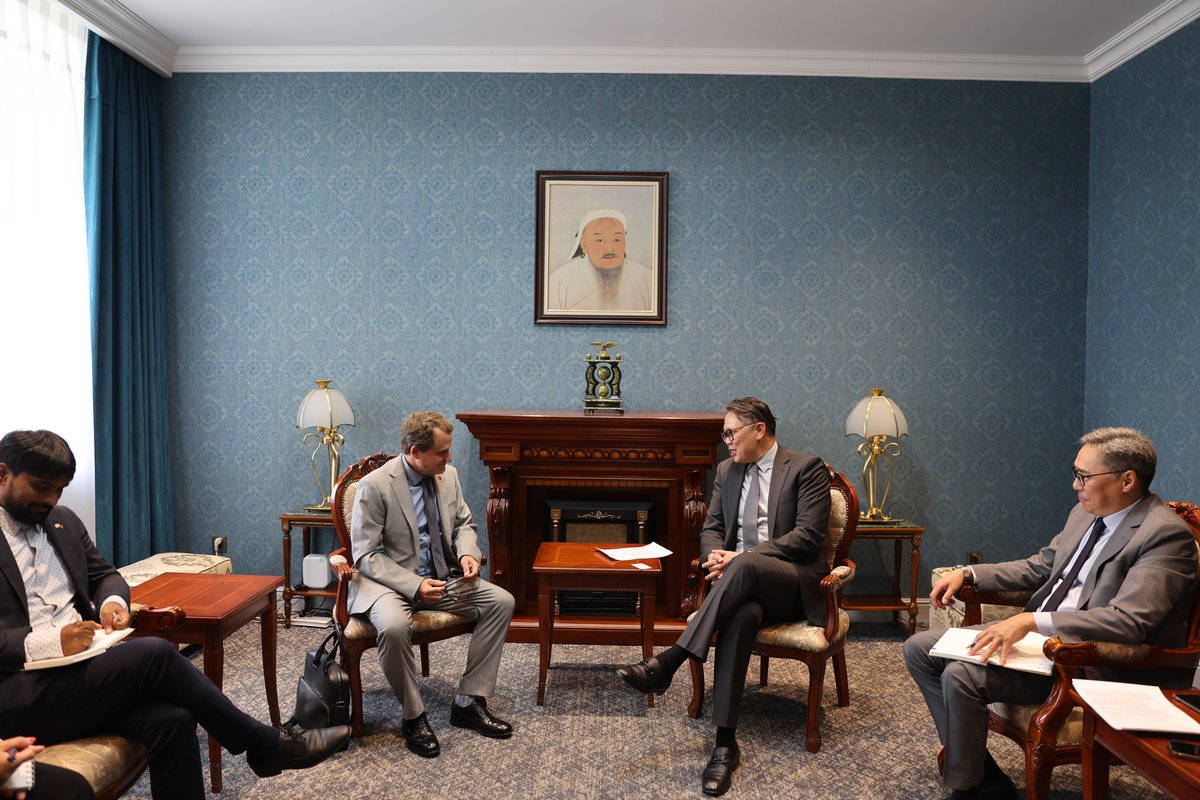 Ambassador-designate of Canada to Mongolia, Mr. Stephen Doust was pleased to present a copy of his credentials to Mr. L. Munkhtushig, State Secretary of Ministry of Foreign Affairs.